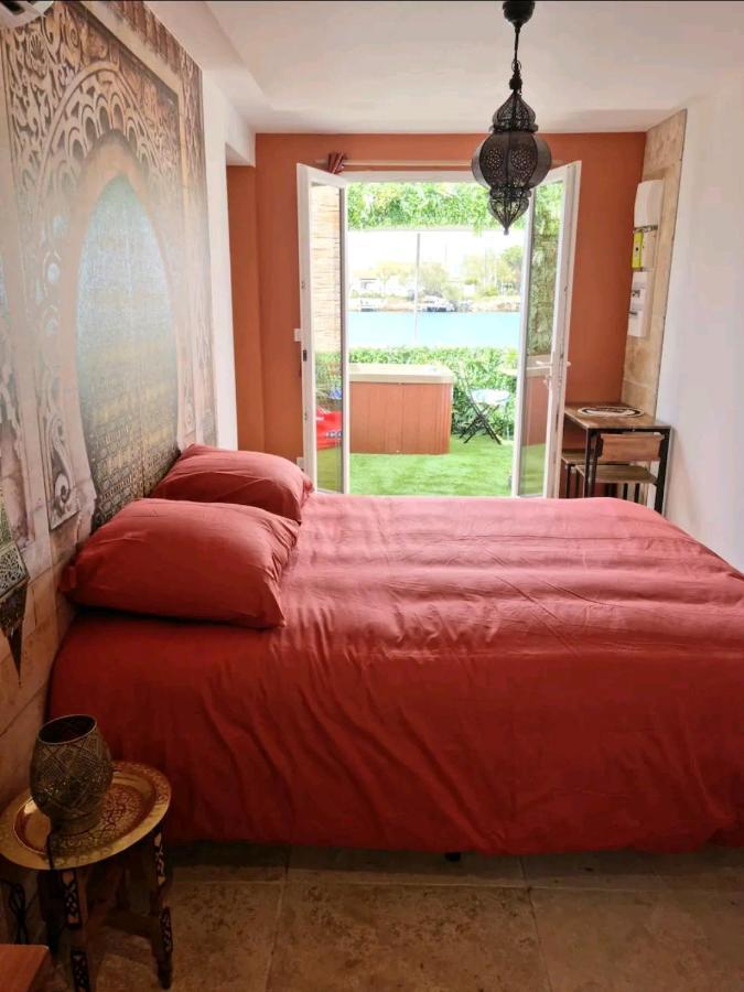 Suite Jaccuzzi En Camargue Пор-Сен-Луи-дю-Рон Экстерьер фото