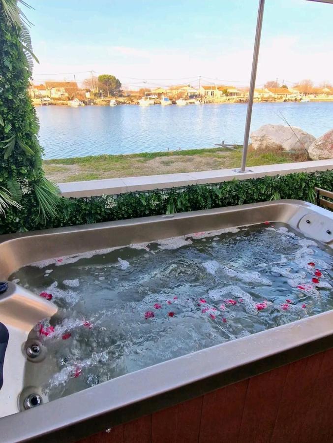 Suite Jaccuzzi En Camargue Пор-Сен-Луи-дю-Рон Экстерьер фото